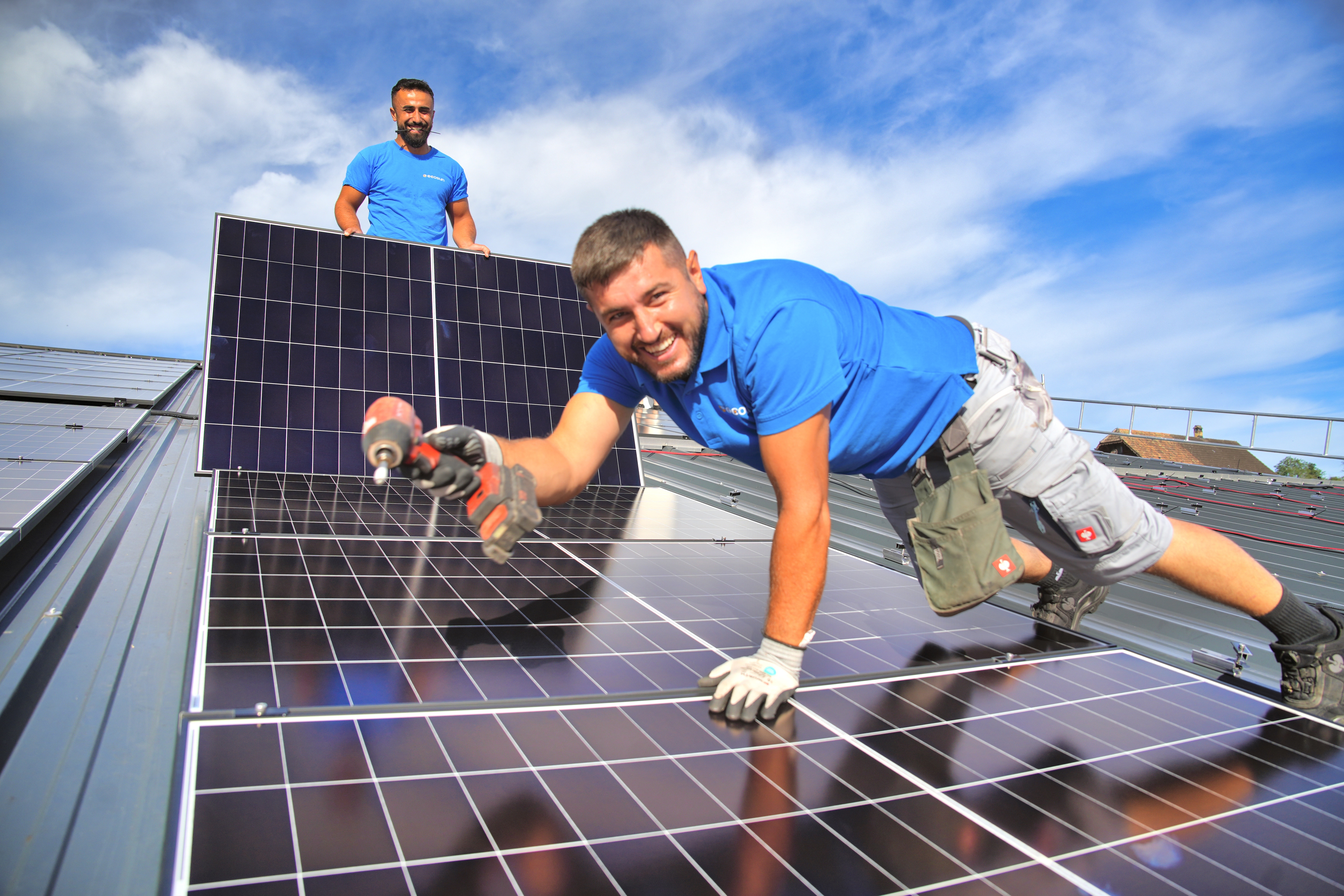 Ecosun-Team bei der Installation